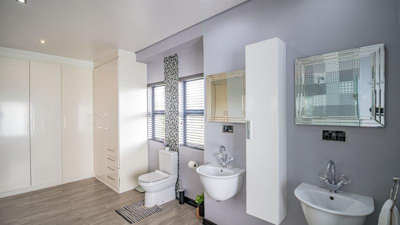 4 Bedroom Property for Sale in Midstream Ridge Gauteng