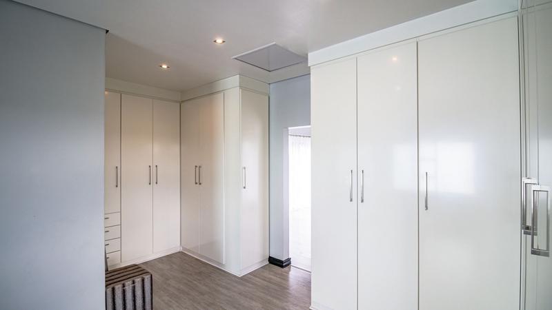 4 Bedroom Property for Sale in Midstream Ridge Gauteng