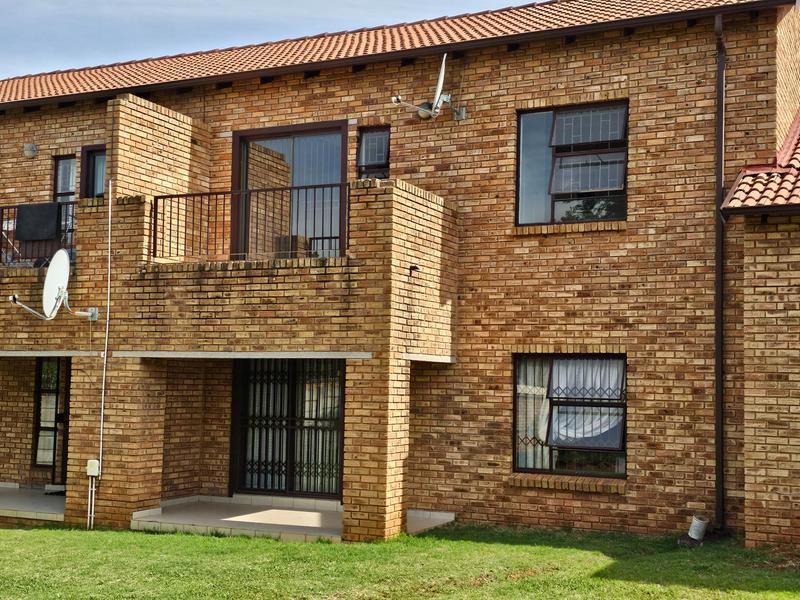 To Let 2 Bedroom Property for Rent in Ruimsig Gauteng