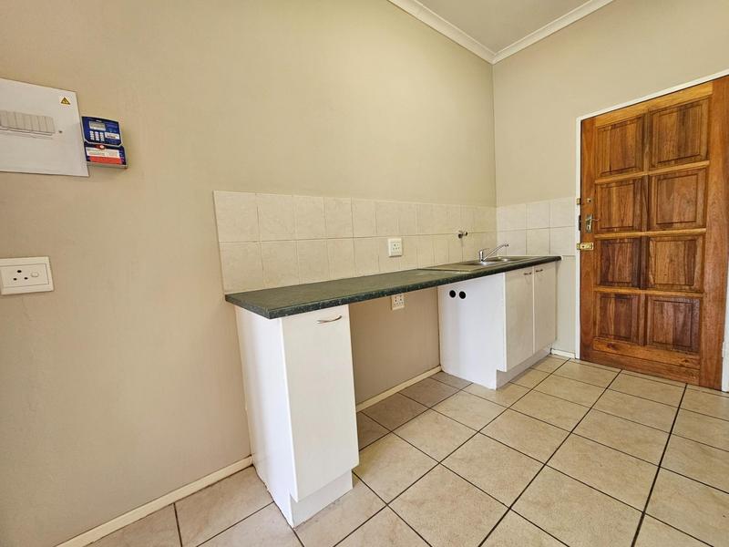 To Let 2 Bedroom Property for Rent in Ruimsig Gauteng