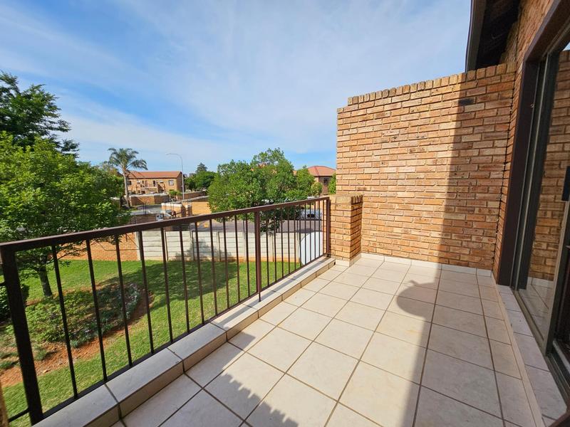 To Let 2 Bedroom Property for Rent in Ruimsig Gauteng