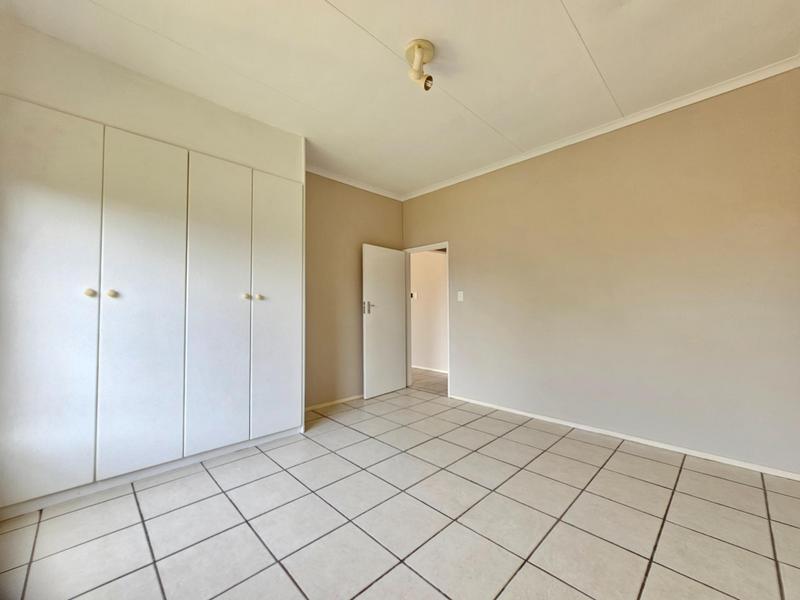 To Let 2 Bedroom Property for Rent in Ruimsig Gauteng