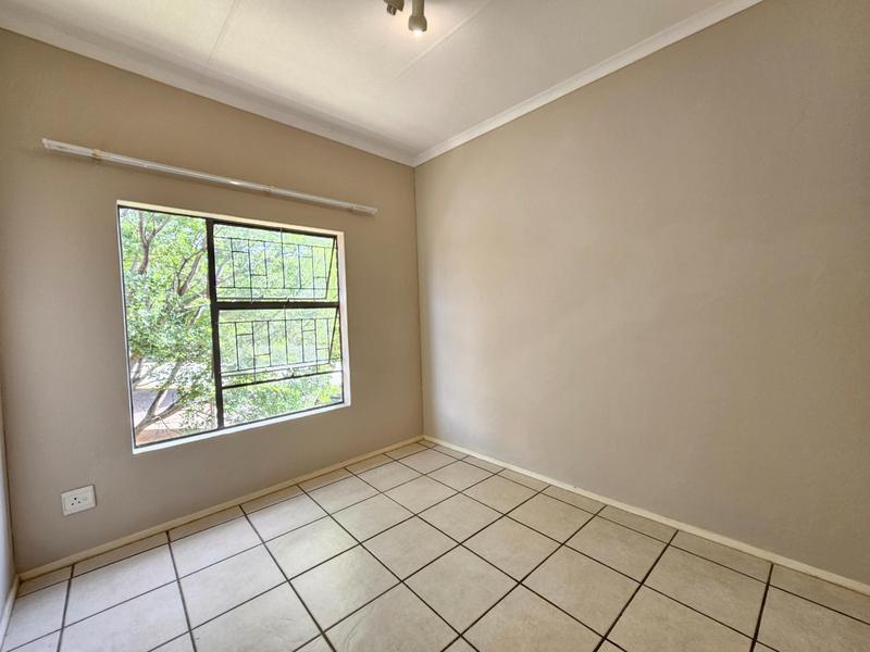 To Let 2 Bedroom Property for Rent in Ruimsig Gauteng