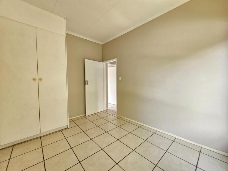 To Let 2 Bedroom Property for Rent in Ruimsig Gauteng