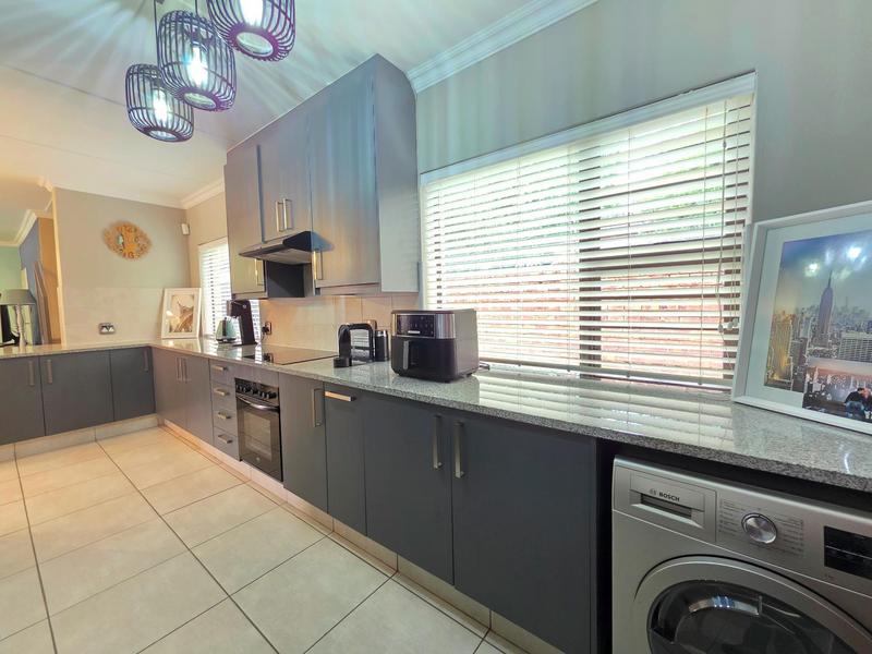 3 Bedroom Property for Sale in Honeydew Ridge Gauteng