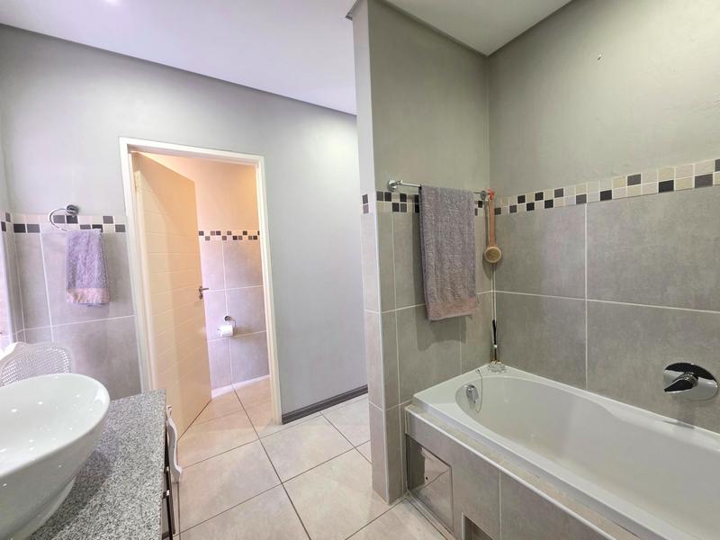 3 Bedroom Property for Sale in Honeydew Ridge Gauteng