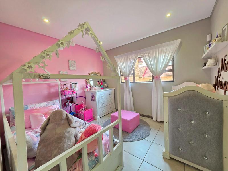 3 Bedroom Property for Sale in Honeydew Ridge Gauteng