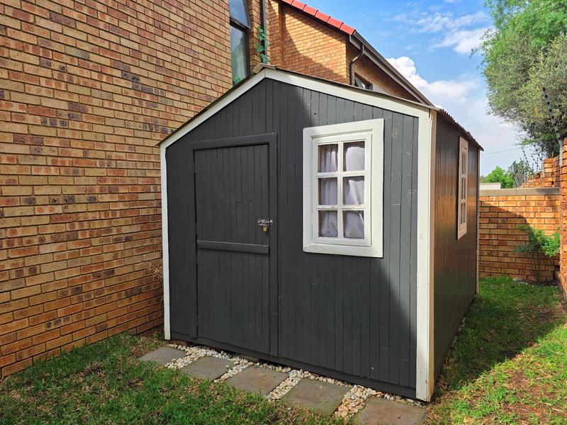 3 Bedroom Property for Sale in Honeydew Ridge Gauteng