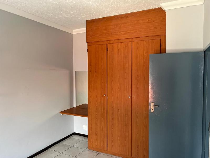 2 Bedroom Property for Sale in Noordwyk Gauteng