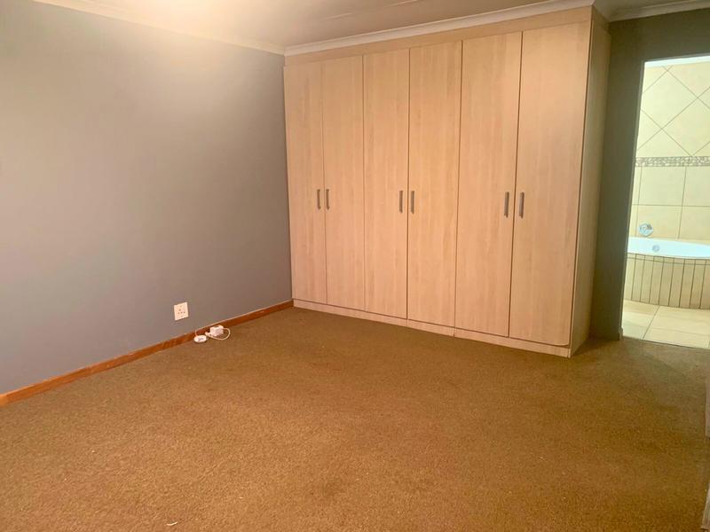 3 Bedroom Property for Sale in Birchleigh North Gauteng
