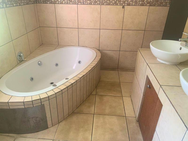 3 Bedroom Property for Sale in Birchleigh North Gauteng