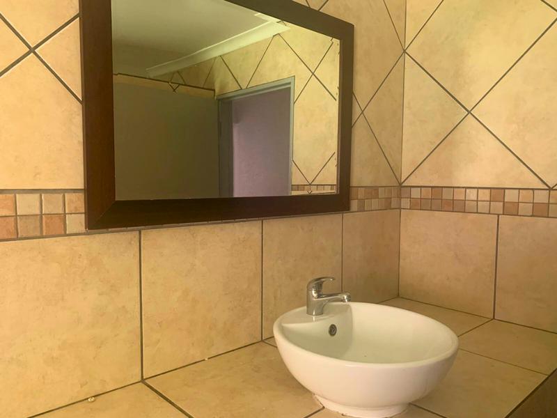 3 Bedroom Property for Sale in Birchleigh North Gauteng
