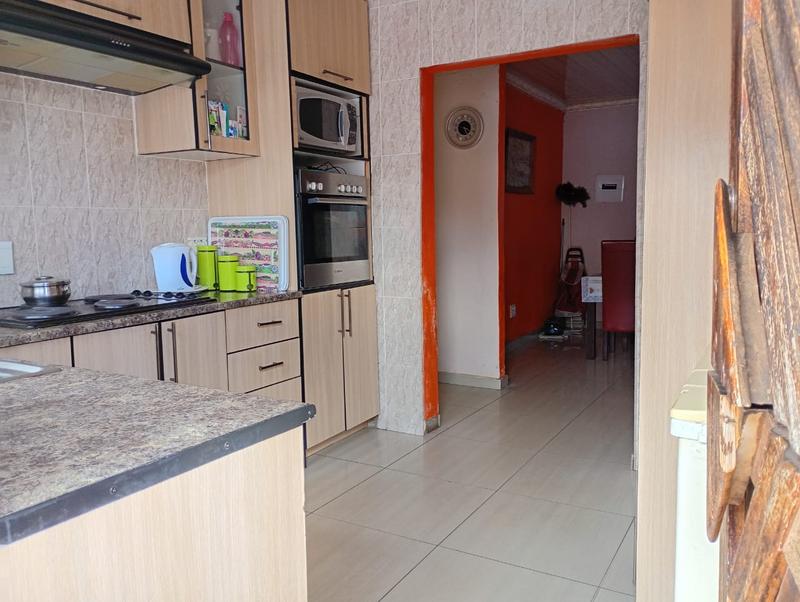 To Let 3 Bedroom Property for Rent in Protea Glen Gauteng