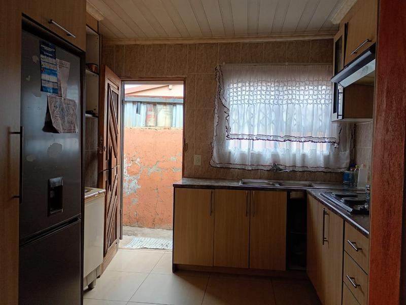 To Let 3 Bedroom Property for Rent in Protea Glen Gauteng