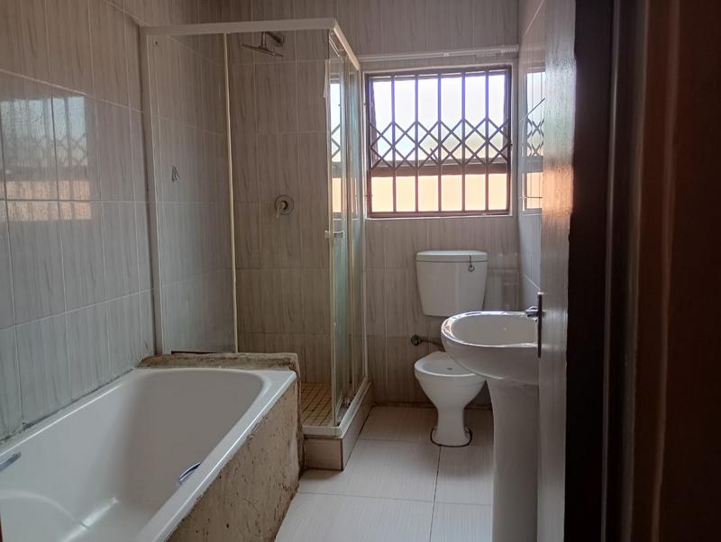 To Let 3 Bedroom Property for Rent in Protea Glen Gauteng