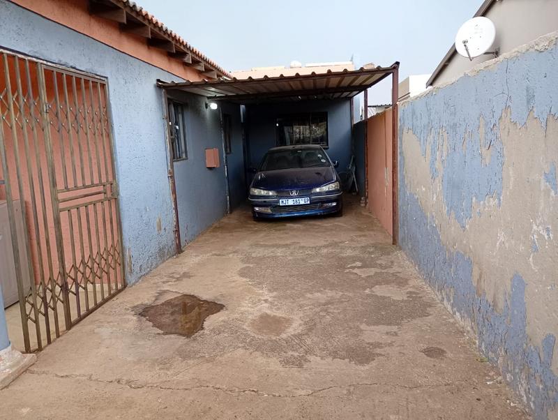 To Let 3 Bedroom Property for Rent in Protea Glen Gauteng