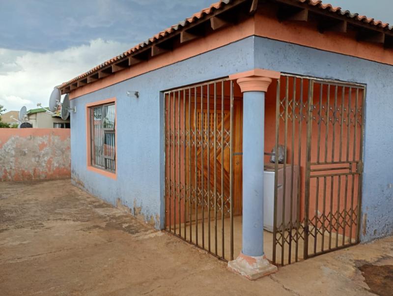 To Let 3 Bedroom Property for Rent in Protea Glen Gauteng