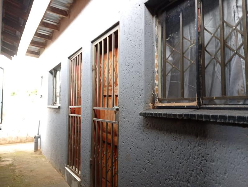 To Let 3 Bedroom Property for Rent in Protea Glen Gauteng