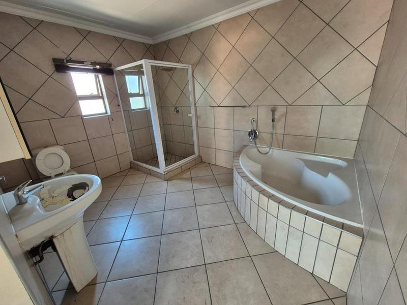 To Let 4 Bedroom Property for Rent in Valley View Estate Gauteng