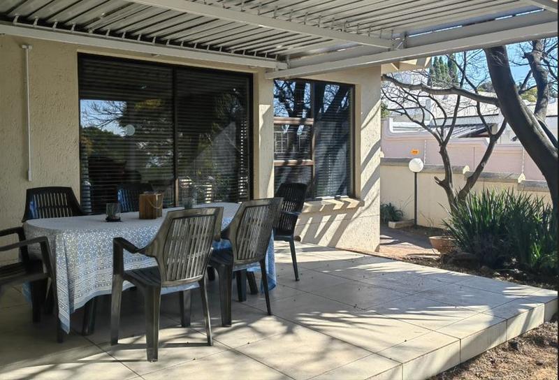 To Let 2 Bedroom Property for Rent in Waterkloof Ridge Gauteng