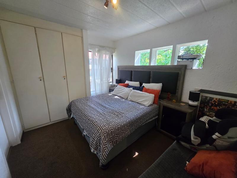 1 Bedroom Property for Sale in Parktown North Gauteng