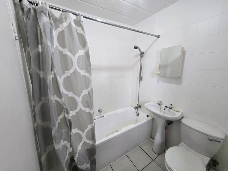 1 Bedroom Property for Sale in Parktown North Gauteng