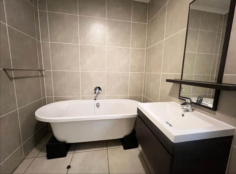 To Let 3 Bedroom Property for Rent in Olivedale Gauteng