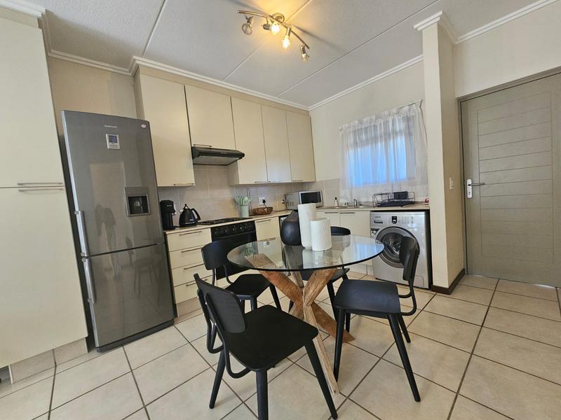 To Let 2 Bedroom Property for Rent in Bryanston Gauteng