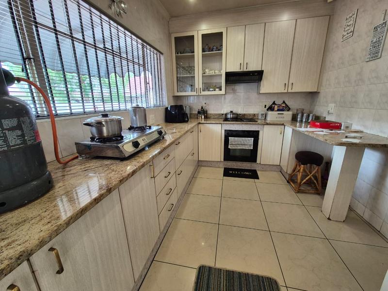 5 Bedroom Property for Sale in Brackendowns Gauteng