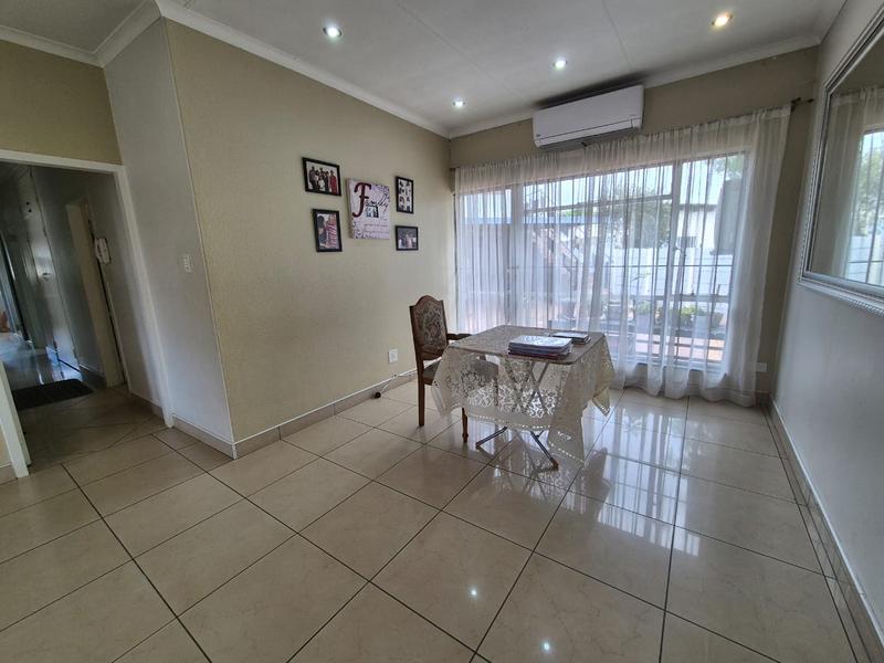 5 Bedroom Property for Sale in Brackendowns Gauteng