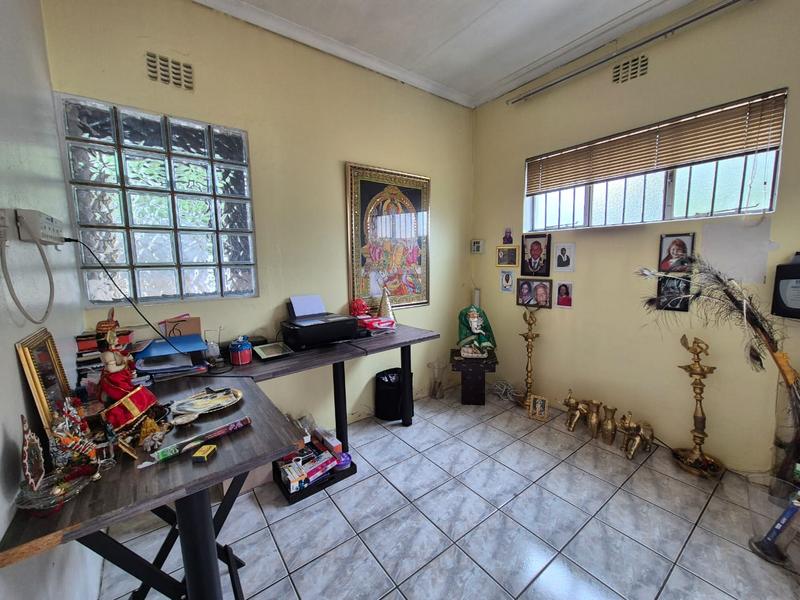 5 Bedroom Property for Sale in Brackendowns Gauteng