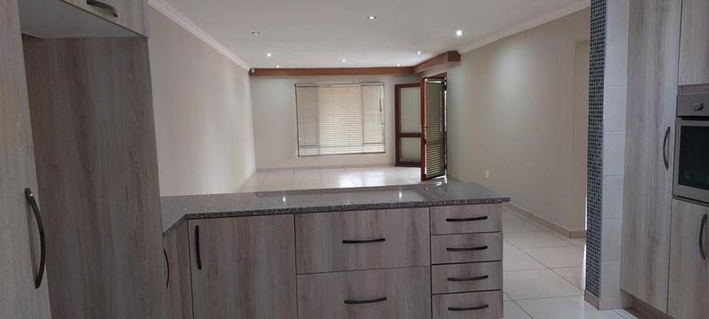 3 Bedroom Property for Sale in Glenvista Gauteng