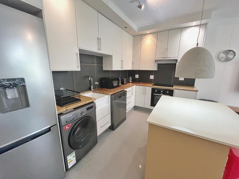 To Let 2 Bedroom Property for Rent in Sandhurst Gauteng