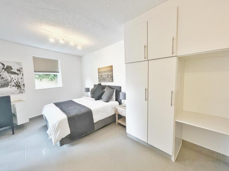 To Let 2 Bedroom Property for Rent in Sandhurst Gauteng