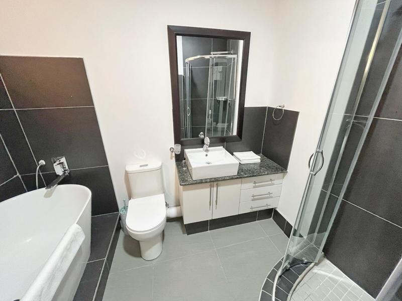 To Let 2 Bedroom Property for Rent in Sandhurst Gauteng