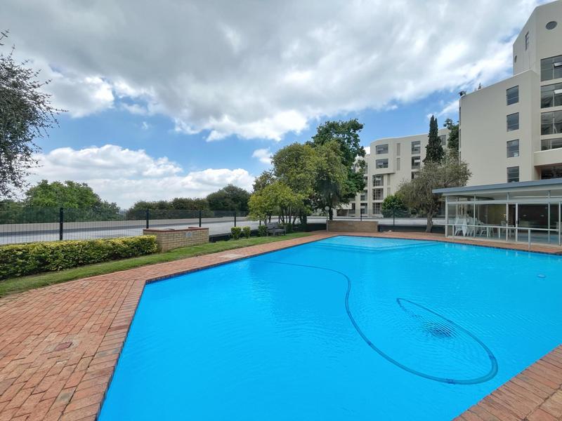 To Let 2 Bedroom Property for Rent in Sandhurst Gauteng