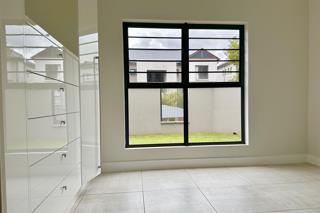 To Let 3 Bedroom Property for Rent in Waterfall Gauteng