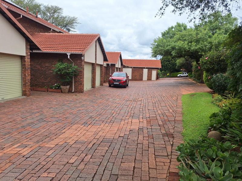 3 Bedroom Property for Sale in Faerie Glen Gauteng