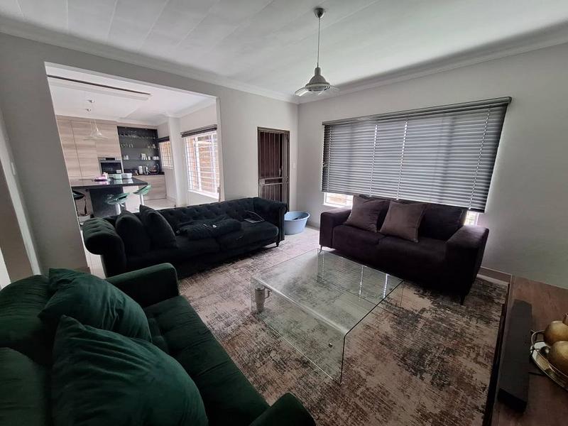 3 Bedroom Property for Sale in Faerie Glen Gauteng