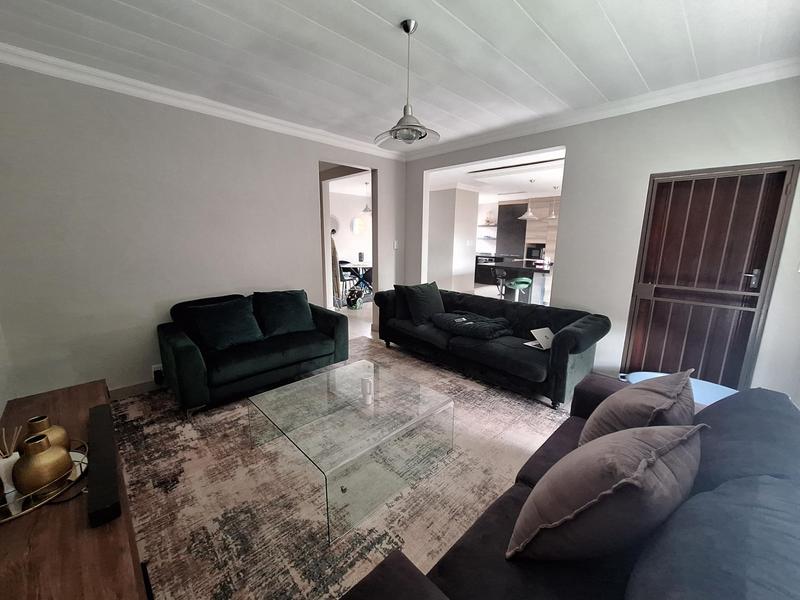 3 Bedroom Property for Sale in Faerie Glen Gauteng
