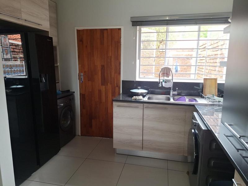 3 Bedroom Property for Sale in Faerie Glen Gauteng