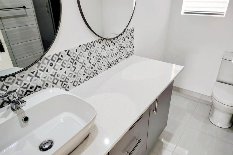 To Let 1 Bedroom Property for Rent in Bedfordview Gauteng