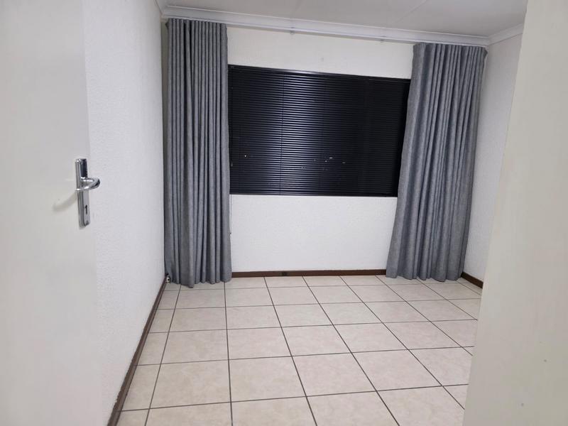 To Let 2 Bedroom Property for Rent in Primrose Gauteng