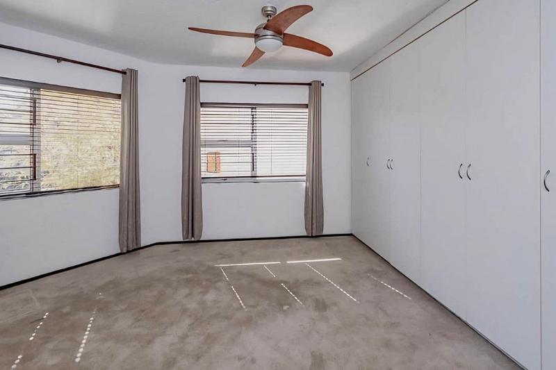 1 Bedroom Property for Sale in Bedfordview Gauteng