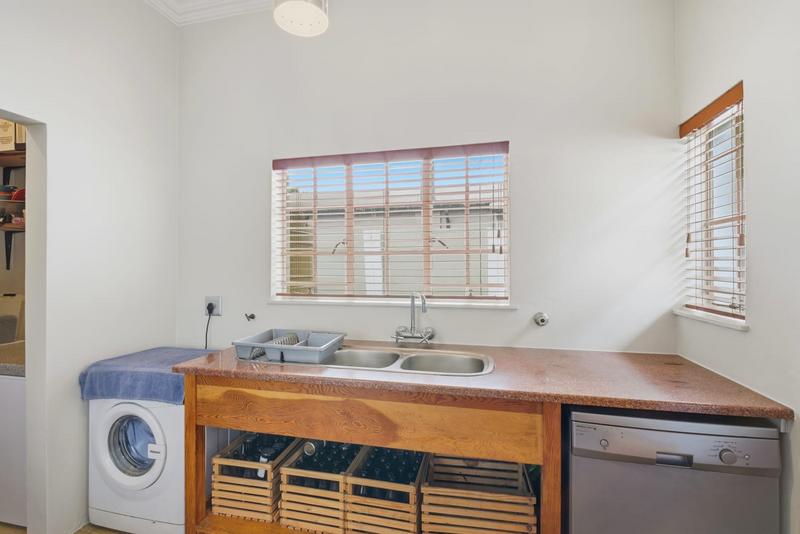 5 Bedroom Property for Sale in Brooklyn Gauteng