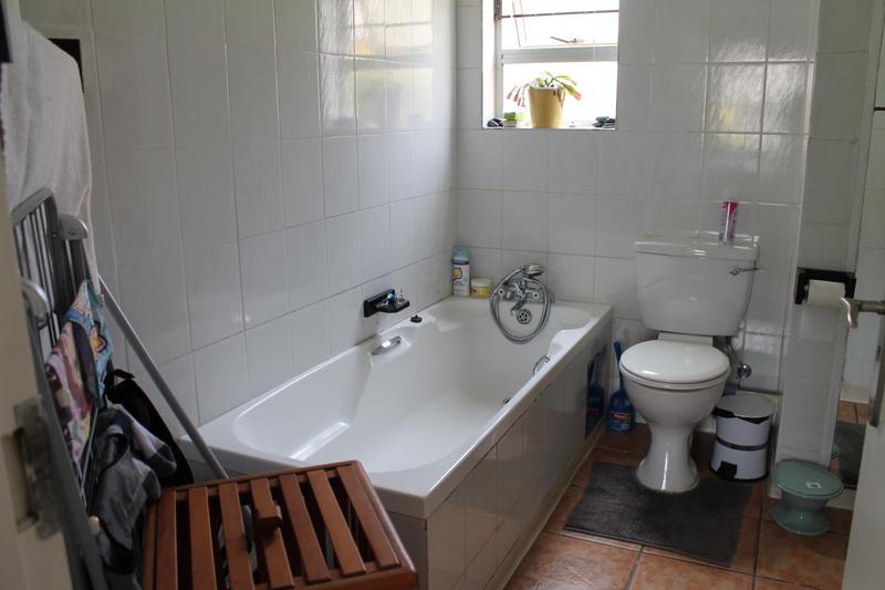 1 Bedroom Property for Sale in Bedford Gardens Gauteng