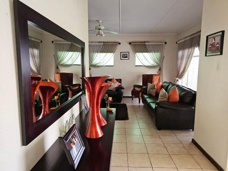 To Let 4 Bedroom Property for Rent in Dawnview Gauteng