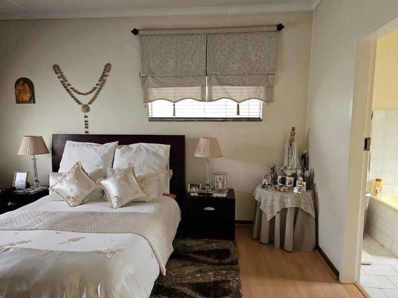 To Let 4 Bedroom Property for Rent in Dawnview Gauteng