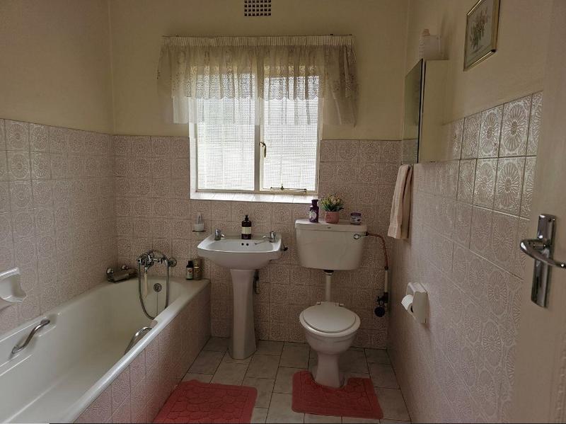 To Let 4 Bedroom Property for Rent in Dawnview Gauteng