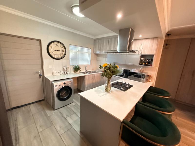 To Let 2 Bedroom Property for Rent in Broadacres Gauteng